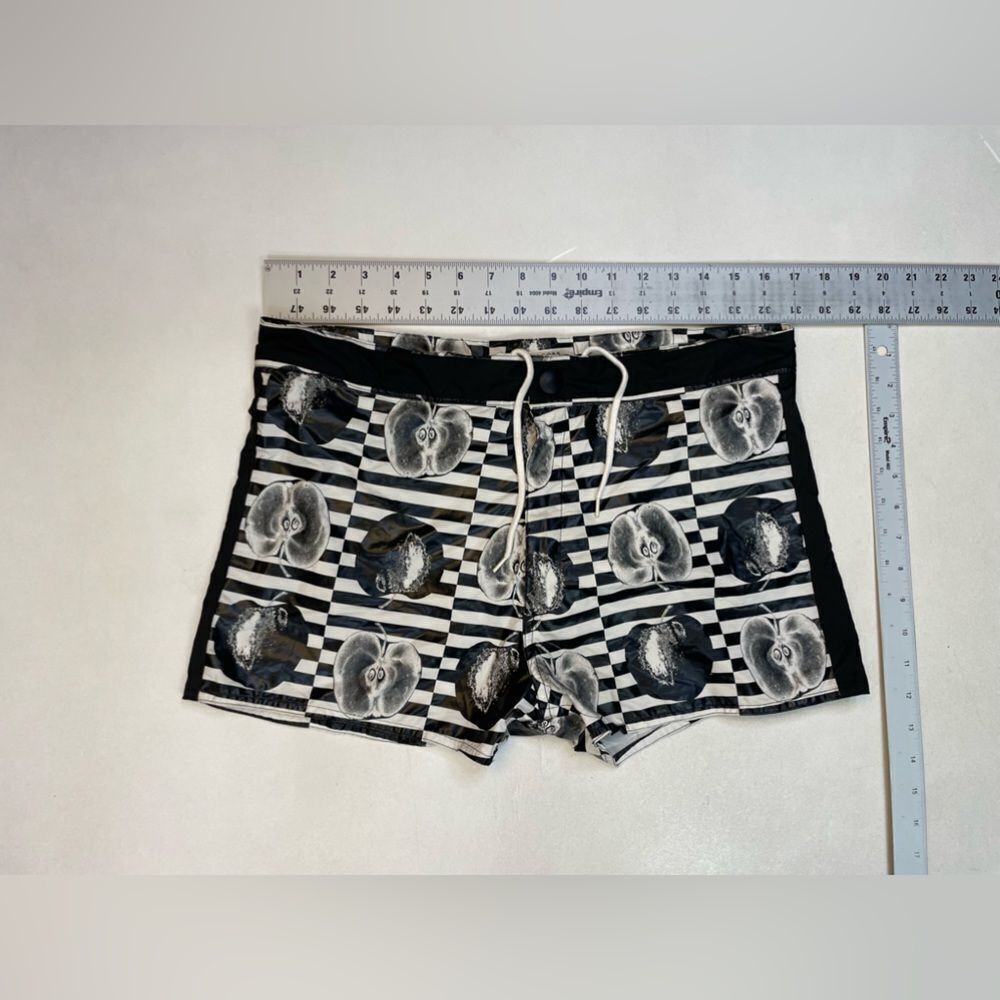 Marc Jacobs All Over Apple Print Swim Shorts Men … - image 8